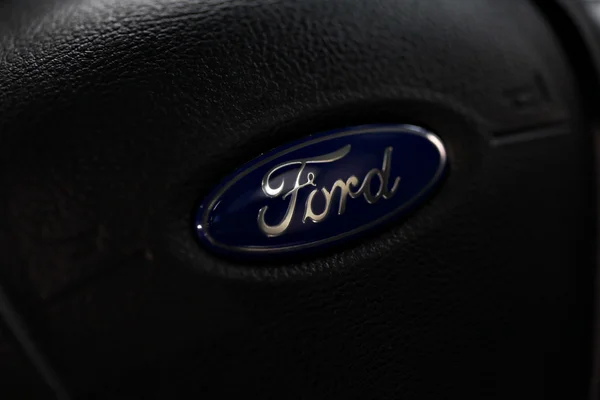 Ford autó — Stock Fotó