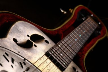 Vintage Gitar durumda