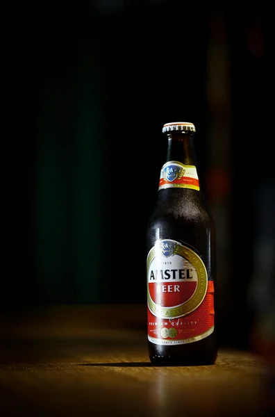 Garrafa de cerveja Amstel — Fotografia de Stock