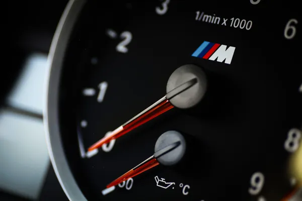 BMW M3 fordulatszámmérő — Stock Fotó