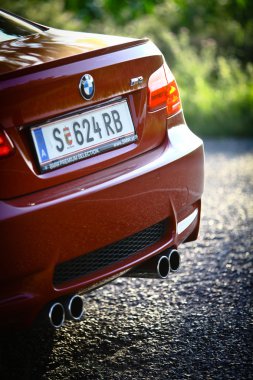 BMW m3 aracı geri