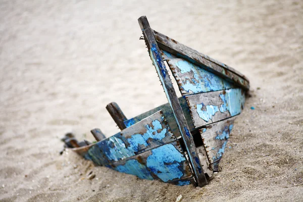 Abandoned boat — Stock Photo, Image