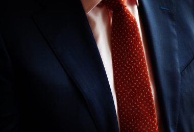 Takım, kırmızı kravat
