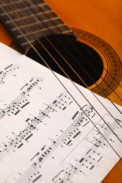 Klasik Gitar ve notlar — Stok fotoğraf