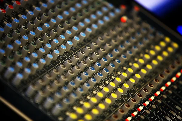 Mesa de mixer de música — Fotografia de Stock