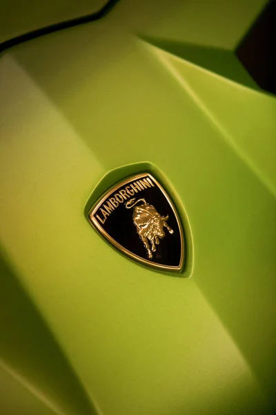 Bucharest Romania Ekim 2021 Bir Arabanın Üzerindeki Lamborghini Logosu — Stok fotoğraf