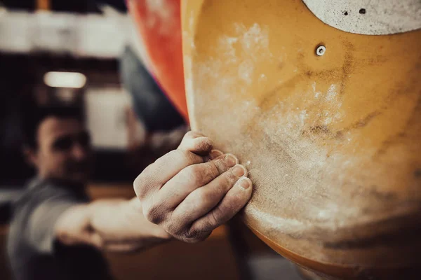 Close Shot Male Hand Smeared Magnesium Powder Grabbing Hold Climbing — Stock Photo, Image