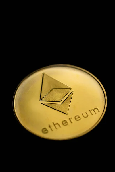 Närbild Skott Gyllene Ethereum Digital Cryptocurrency — Stockfoto