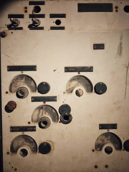 Vintage Πίνακας Ελέγχου Διακόπτη Πολλά Κουμπιά Στην Εργοστασιακή Κατασκευή — Φωτογραφία Αρχείου