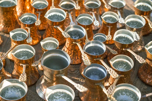 Many Golden Copper Pots Kettles Used Making Turkish Coffee — Stock Photo, Image