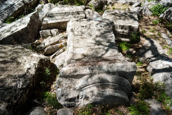 Colonna Antica Classica Rotta Anfiteatro — Foto Stock