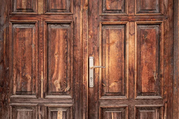 Staré Rustikální Klasické Hnědé Dřevěné Dveře Železnou Klikou Textury Dveří — Stock fotografie