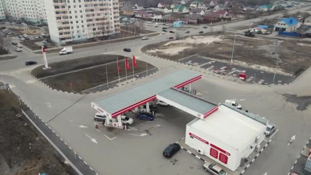 Rifornimento vista lukoil dall'alto. sparatoria aerea. Mosca Russia 21 aprile 2021. — Video Stock