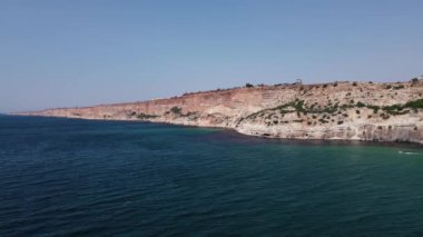 Bir İHA 'dan sahile 4K görüntü
