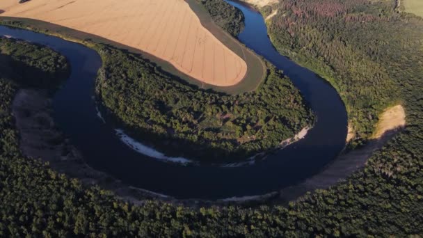 Lecho del río Don desde una altura. Imágenes aéreas de 4k — Vídeos de Stock