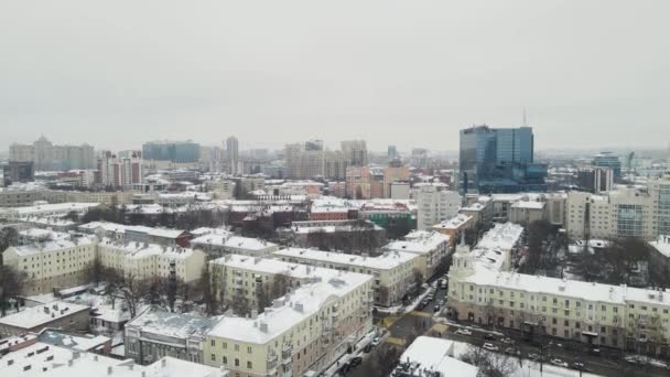 Riprese della grande città in inverno. riprese aeree 4k drone — Video Stock