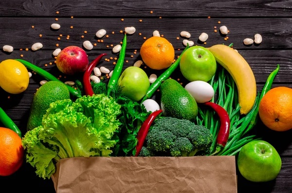 Selección Alimentos Saludables Bolsa Llena Verduras Frutas Frescas Plano Poner — Foto de Stock