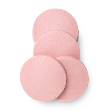 Beyaz arka planda izole haşlanmış sosis seti. Bütün ve dilim. Üst görünüm.