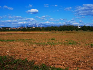 Fagna 'dan San Daniele, Friuli, İtalya' ya uzun bir yürüyüş.