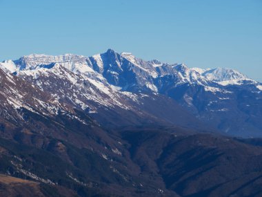 Yılın son günü Cuarnan dağında yürüyüş - İtalya