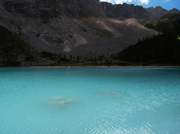 hiking on the sorapis lake