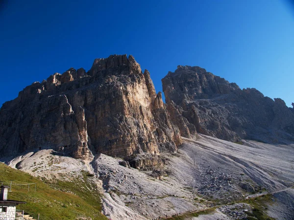 Walking Tre Cime Lavaredo — 图库照片