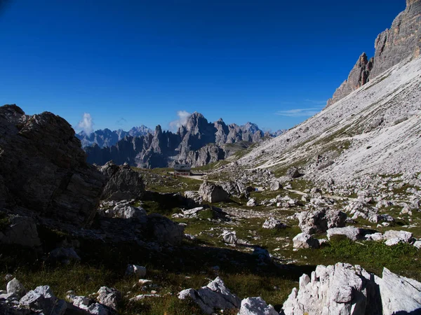 Walking Tre Cime Lavaredo — 스톡 사진