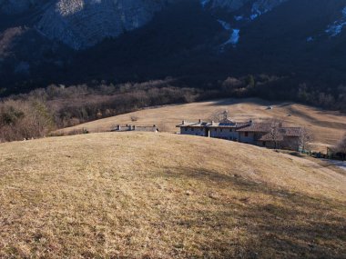 Mount Cumieli path and fort of Mount Ercole