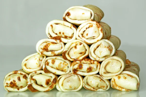 Pannkakor att göra pyramid — Stockfoto