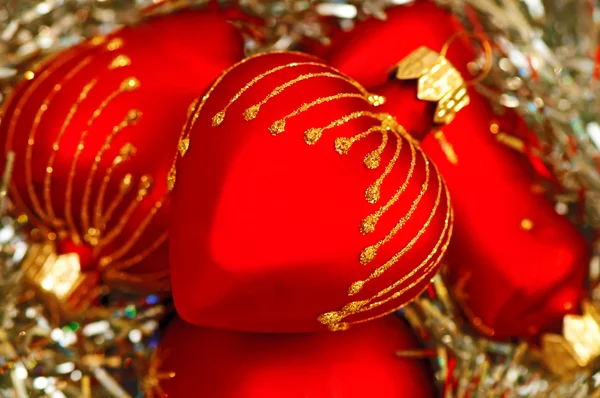 Κόκκινη καρδιά Χριστούγεννα μπάλες — Φωτογραφία Αρχείου