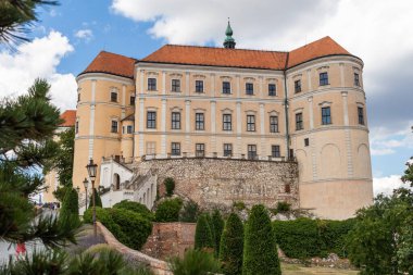 Mikulov Kalesi, Çek Cumhuriyeti. Moravya Şarap Bölgesi Panorama
