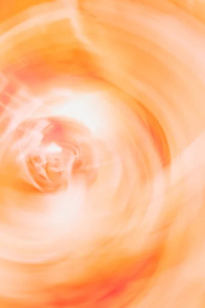 波と渦巻きを持つオレンジ色の抽象的な垂直背景 カールのカラフルなファンタジー画像 — ストック写真
