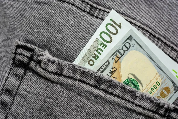 Cien Dólares Americanos 100 Euros Bolsillo Trasero Jeans Deshilachados Elección — Foto de Stock
