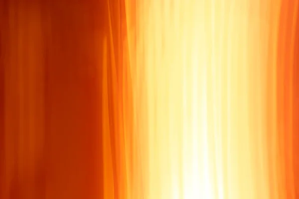 주황색 바탕에 흰색의 뜨거운 줄무늬가 뚜렷하게 나타나는 수평적 주황색 텍스트를 — 스톡 사진
