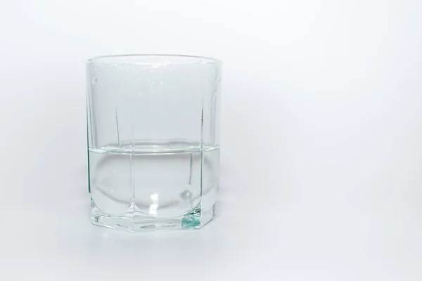 Glass Beaker Clean Fresh Transparent Water White Background — Foto Stock