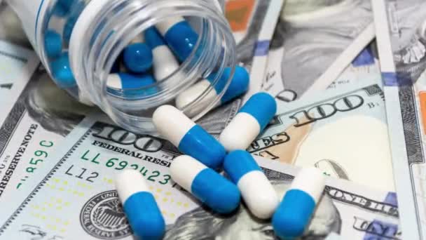 Capsule Pills White Blue Jar Money American Dollars Dynamic Movement — Vídeos de Stock