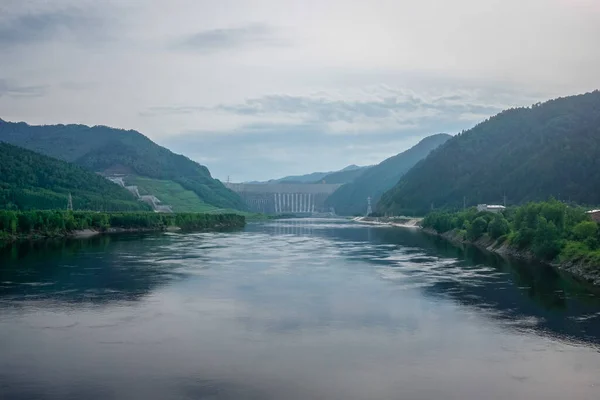 Yenisei River Central Hidroeléctrica Sayano Shushenskaya Siberia — Foto de Stock