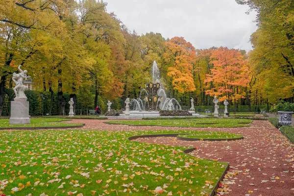 Чудовий Осінній Літній Сад Фонтанами Санкт Петербурзі — стокове фото