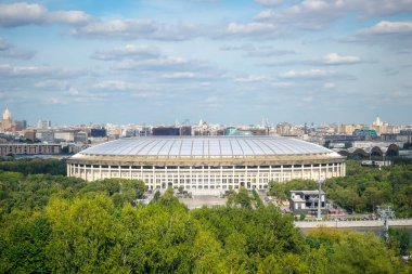 Moskova, Rusya - 26 Ağustos 2019: Luzhniki stadyumu ve şehir panoraması