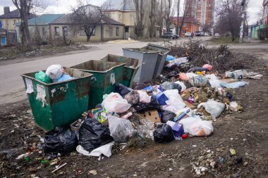 Voronezh, Rusya - 15 Mart 2020: Çöp yığını