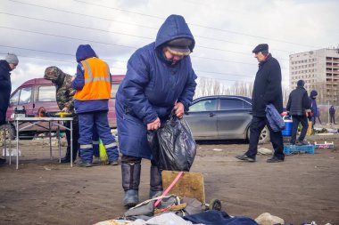 Voronezh, Rusya - 15 Mart 2020: Bit pazarı insanların eski ve antika sattığı bir yer