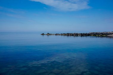 Karadeniz kıyısındaki güzel sahil ve rıhtım