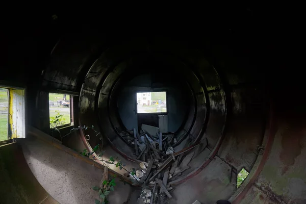 Intérieur Conteneur Rond Abandonné — Photo