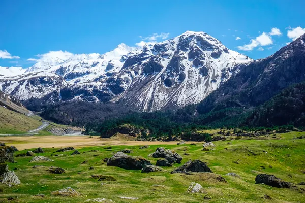 Hermosas Montañas Nevadas Del Cáucaso — Foto de Stock