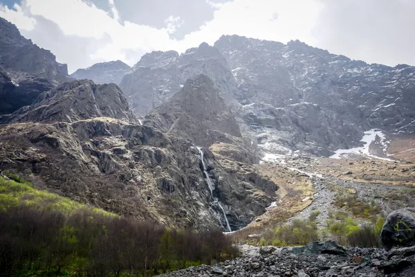 Piękna Dolina Midagrabin Wiosną Północnej Osetii — Zdjęcie stockowe