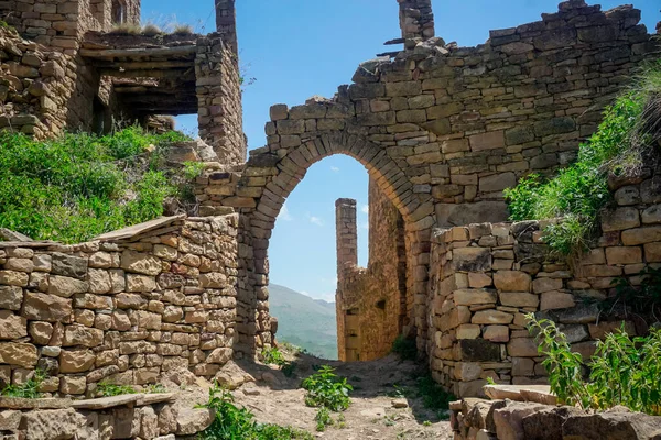 Dağıstan Cumhuriyeti 'ndeki Gamsutl antik köyünün kalıntıları.