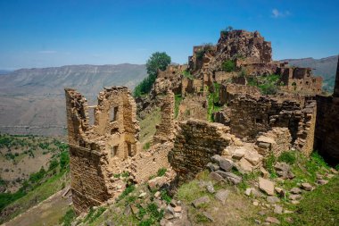 Dağıstan Cumhuriyeti 'ndeki Gamsutl antik köyünün kalıntıları.
