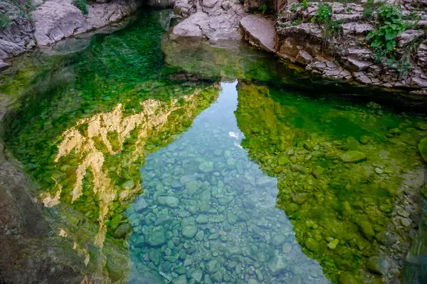 Água Malaquita Desfiladeiro Salta Daguestão — Fotografia de Stock