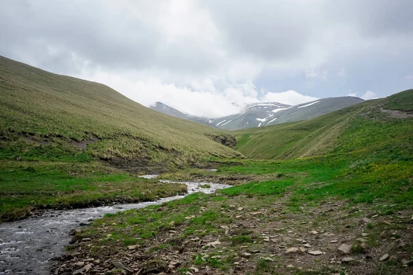 Sinuoso Río Montaña Las Montañas Daguestán — Foto de Stock