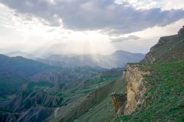 Die Steile Felswand Des Gebirges Bei Sonnenuntergang Dagestan — Stockfoto